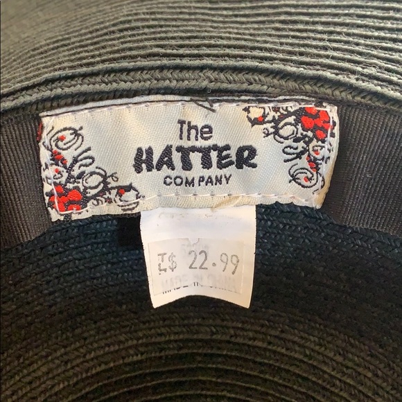 Large Black hat - Picture 3 of 3